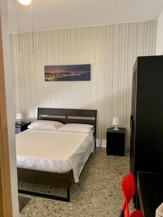 B&B Alexander Napoli Bagian luar foto