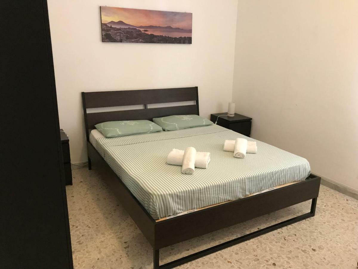 B&B Alexander Napoli Bagian luar foto