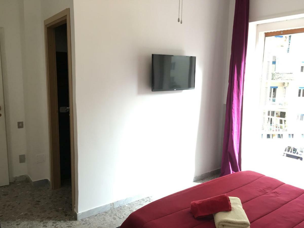 B&B Alexander Napoli Bagian luar foto