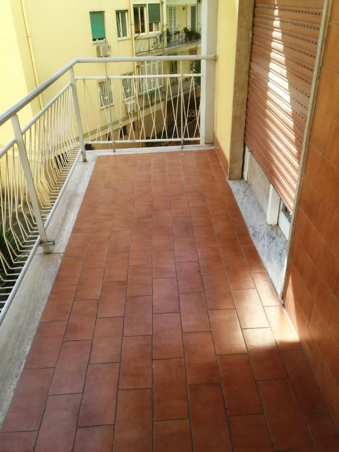 B&B Alexander Napoli Bagian luar foto